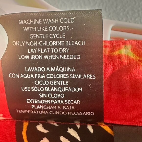 STRANGER THINGS NETFLIX Hawaiian Style Button Down Shirt Adult 3XL NWT Graphic  - Picture 7 of 10